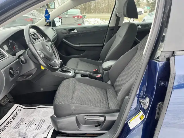 2014 Volkswagen Jetta Sedan 4dr 2.0L Auto Trendline - Photo 9