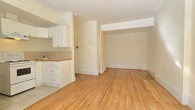 1st Floor Bachelor For Lease - Avenue Rd & St. Clair Ave. W - Photo 6