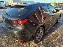 2021 Mazda 3 AWD - Photo 3