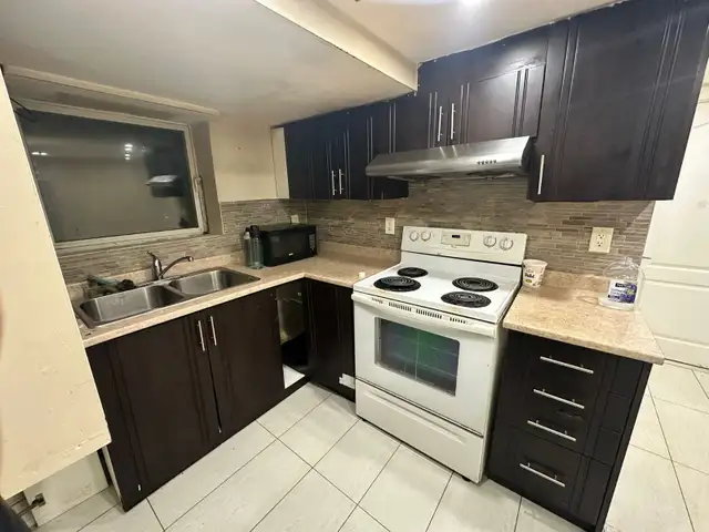 Immediately Available 2 Bedrooms Basement near Bramalea City Cen - Photo 3