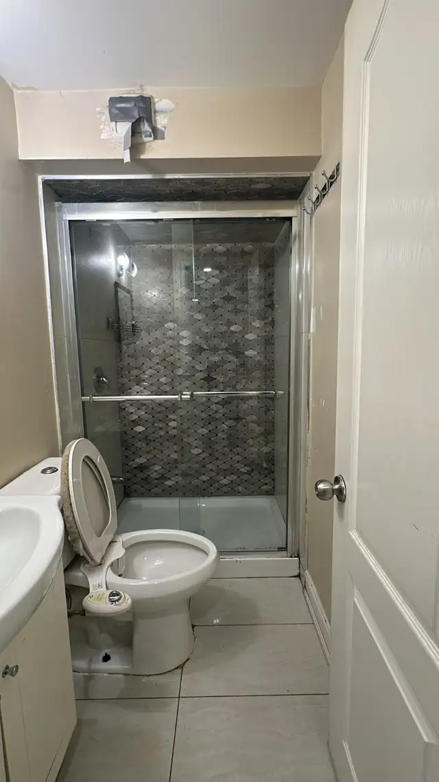 Immediately Available 2 Bedrooms Basement near Bramalea City Cen - Photo 8