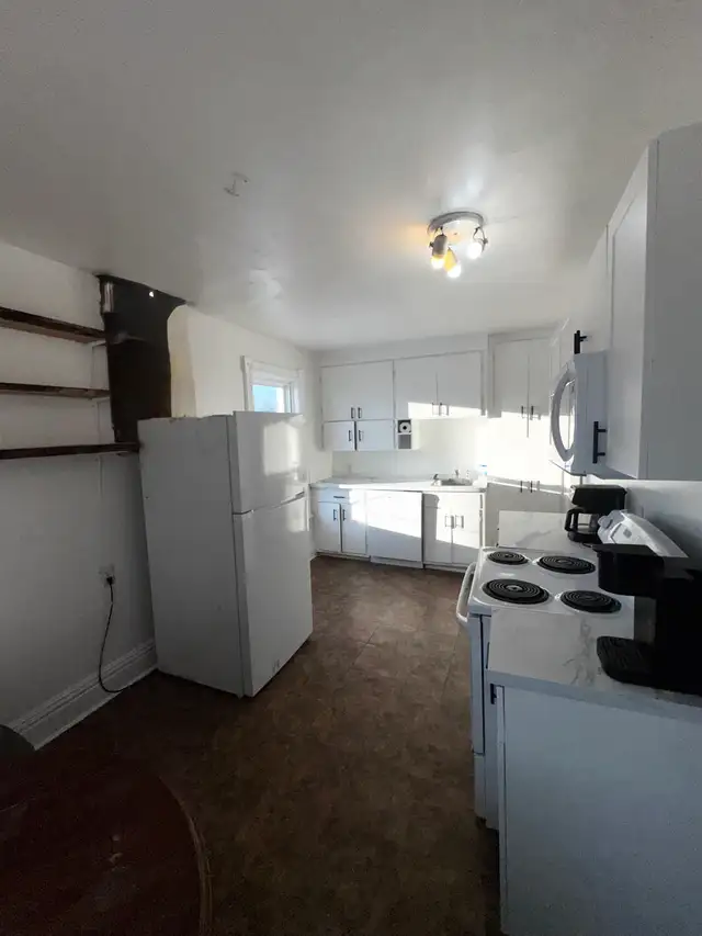 6 Bedroom with Office In Ptbo! All inclusive!