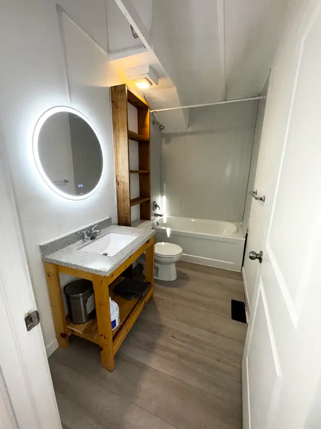 6 Bedroom with Office In Ptbo! All inclusive! - Photo 8