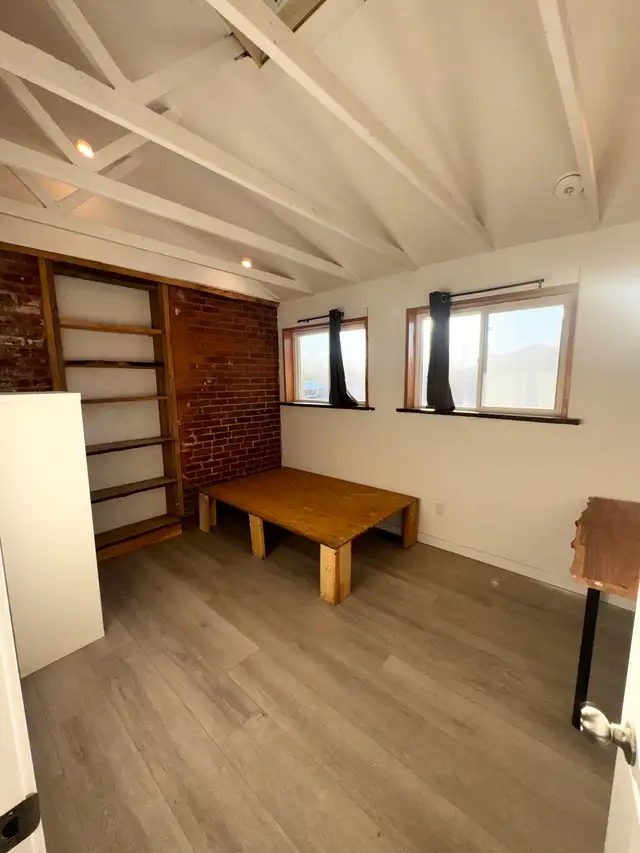 6 Bedroom with Office In Ptbo! All inclusive! - Photo 9