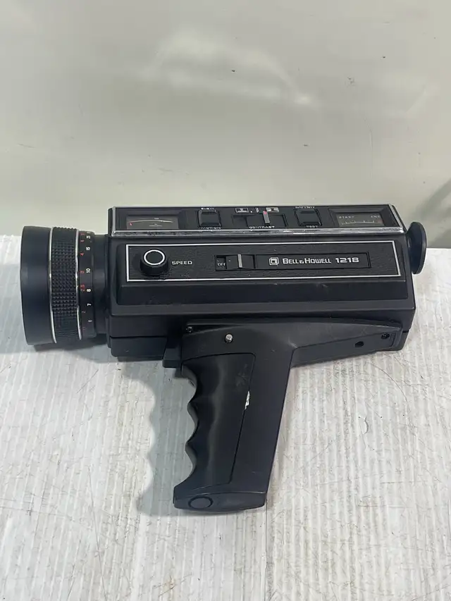 Vintage Bell & Howell 1218