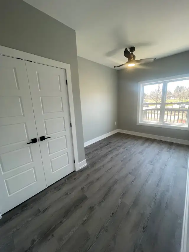 Accessible One Bedroom Plus Den - Photo 2