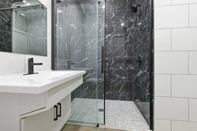 Accessible One Bedroom Plus Den - Photo 4