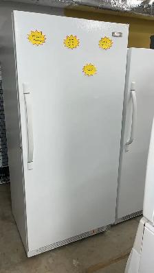 23 ft.³ Frigidaire Huge Very Freezer 30 Days Warranty-Tested