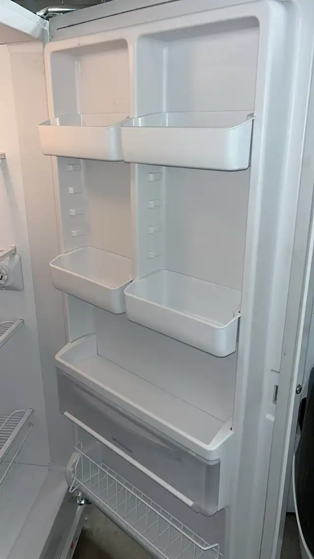 23 ft.³ Frigidaire Huge Very Freezer 30 Days Warranty-Tested - Photo 6