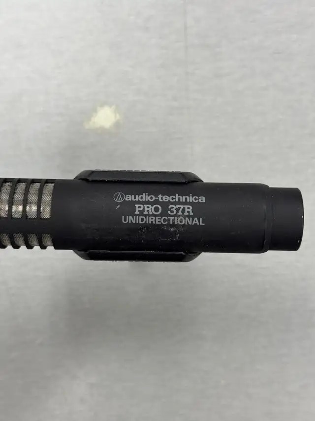 Audio-Technica PRO 37 Cardioid Condenser Microphone - Photo 2