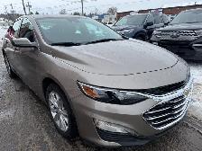 2023 Chevrolet Malibu LT - Photo 2