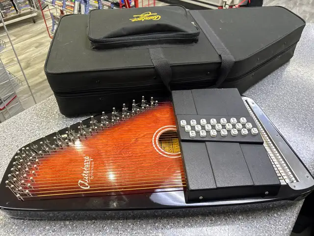 Oscar Schmidt OS21C 21 Cord Classic Autoharp With Case - Photo 2