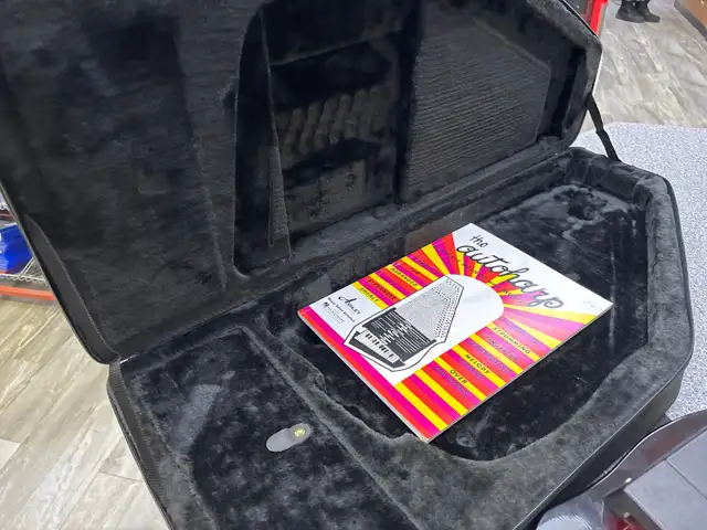 Oscar Schmidt OS21C 21 Cord Classic Autoharp With Case - Photo 4