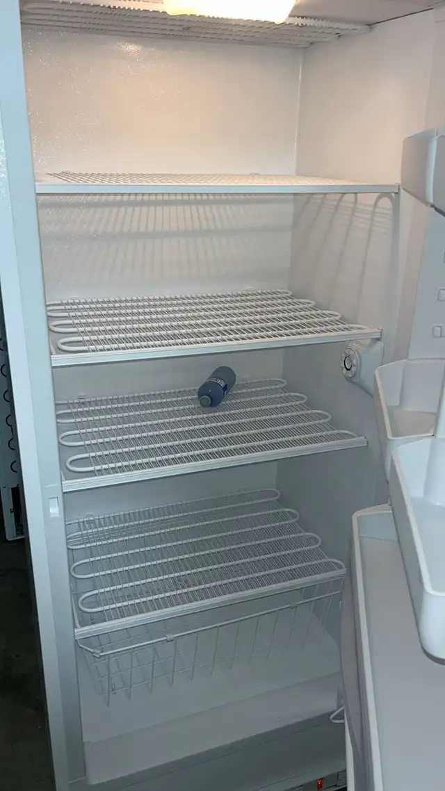 23 ft.³ Frigidaire Huge Very Freezer 30 Days Warranty-Tested - Photo 5