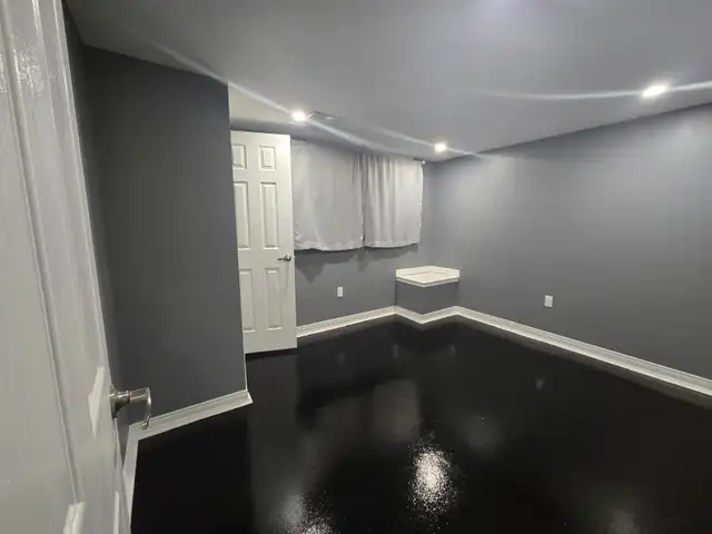 2 bedroom basement apartment(Downsview Park) - Photo 6