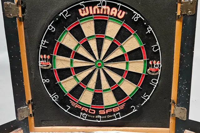 Winmau Pro SFB Official Size 18' Dartboard Wooden Cabinet - Photo 2