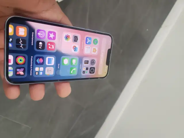 Unlocked iPhone 11 - (A Grade) in Cell Phones in Mississauga - Photo 4