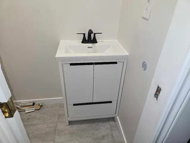Installation de Vanité   Plomberie - Photo 3