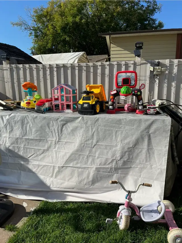 Dayhome /daycare - Photo 7