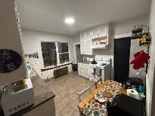 Room Available - Photo 9