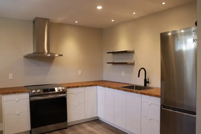 Bright and Spacious Garden Suite - Photo 6