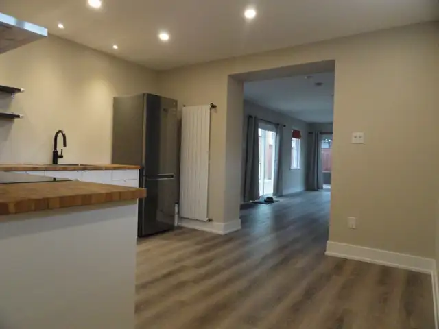 Bright and Spacious Garden Suite - Photo 7