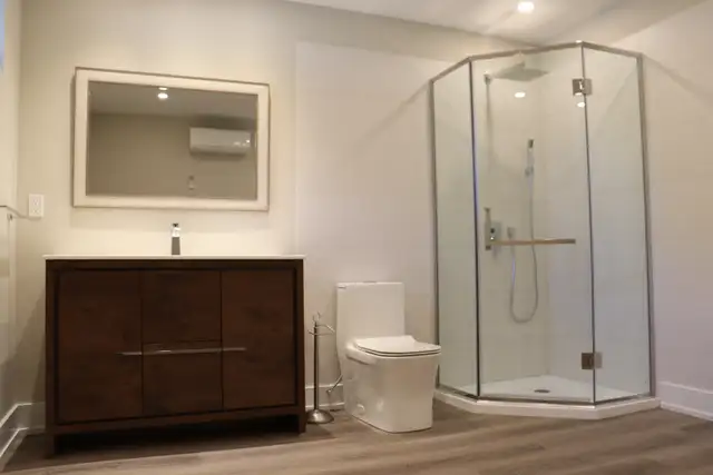 Bright and Spacious Garden Suite - Photo 8