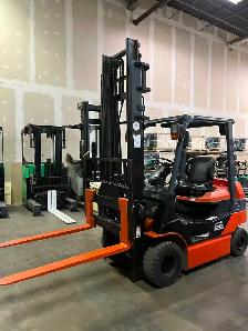 Toyota 360 degree Rotating fork 5500lbs 2 stage/reach 13 feet - Photo 5