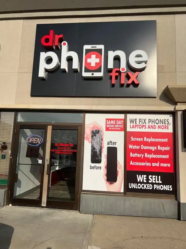 Unlocked iPhone 12 128 GB with one year warranty. in Cell Phone - Photo 2