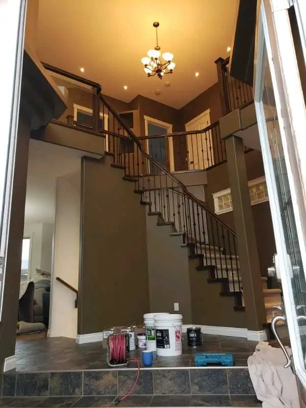 painting services available - Photo 3