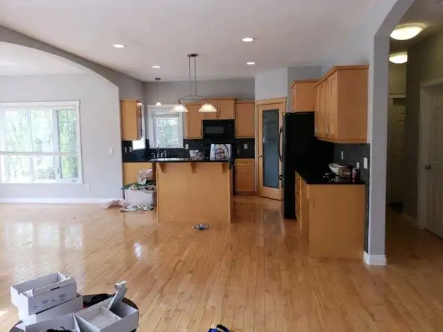 painting services available - Photo 4