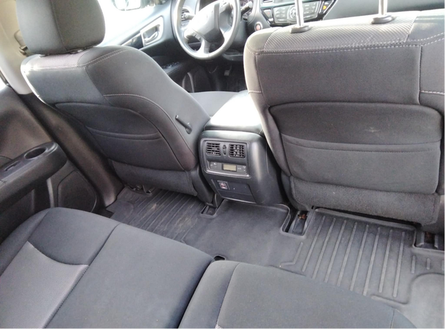 2018 Nissan Pathfinder SL 4X4 ⭐SOLID & MINT⭐ - Photo 7