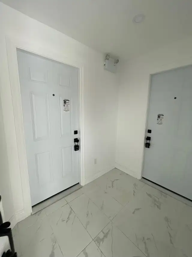 1 Bed/1Bath Basement Apartment | Private Entrance | 2 Parking - Photo 2