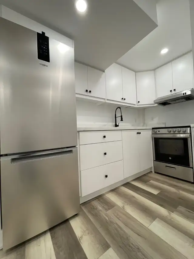 1 Bed/1Bath Basement Apartment | Private Entrance | 2 Parking - Photo 5