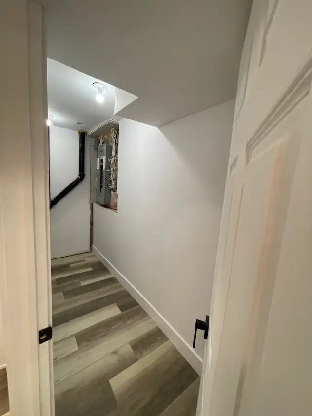 1 Bed/1Bath Basement Apartment | Private Entrance | 2 Parking - Photo 10