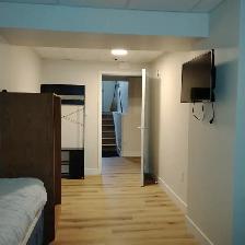 Comfy bright bachelor suite in Caronport