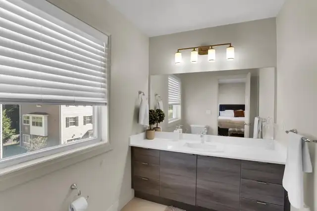 Roommates Wanted - Pet Friendly - Photo 8