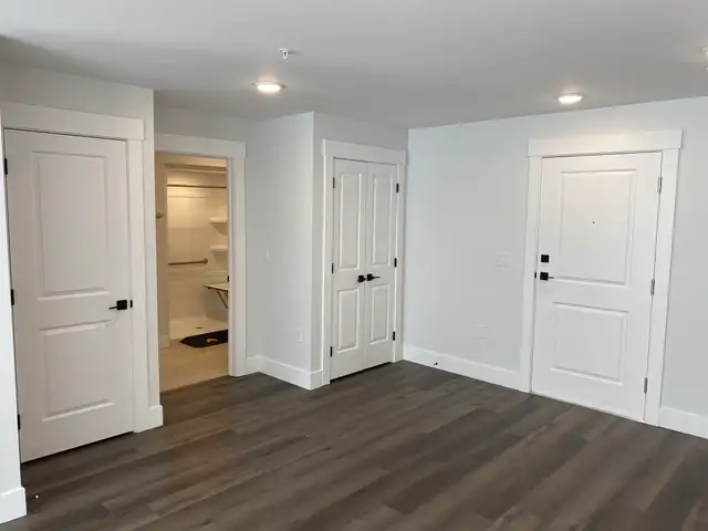 1-BDRM Apt for Rent | Near UNB & Shopping | Avail June 1 - Photo 4