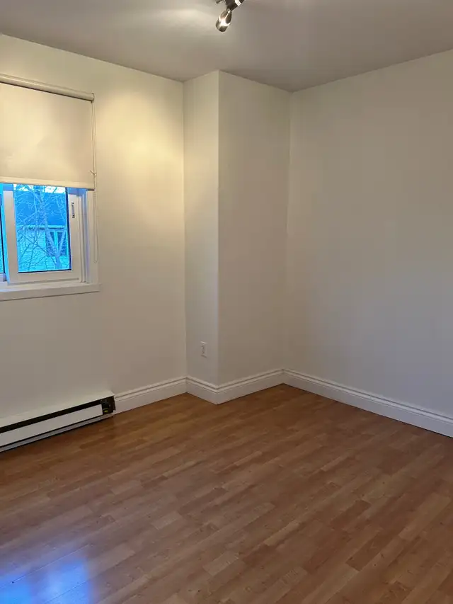 1er AVRIL- TRÈS BEAU CONDO SUR 2 ÉTAGES AVEC 3CC POUR 1885$/MOIS - Photo 4