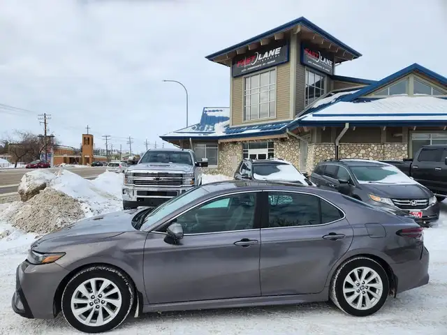 2024 TOYOTA CAMRY SE - Photo 2