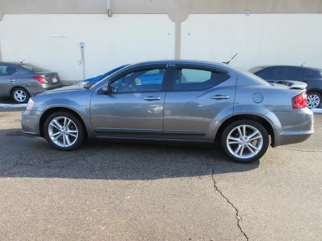 2012 Dodge Avenger SXT - Photo 9