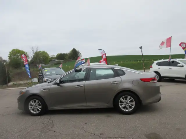 2016 Kia Optima LX - Photo 9