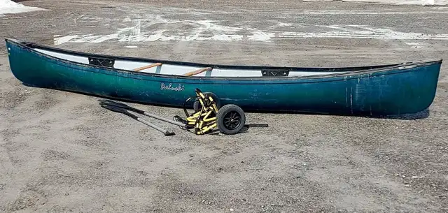 Lot # : 3 - 16' PALUSKI CANOE