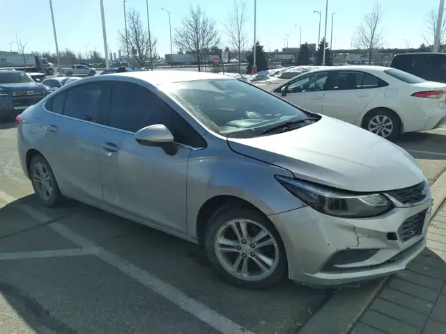 Chevrolet Cruze - Photo 2