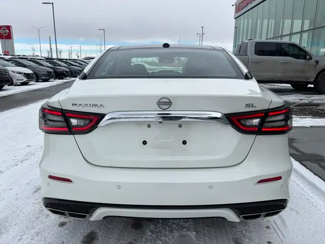 2023 Nissan Maxima SL Sedan • Accident Free CarFax • Pano Roof • - Photo 5