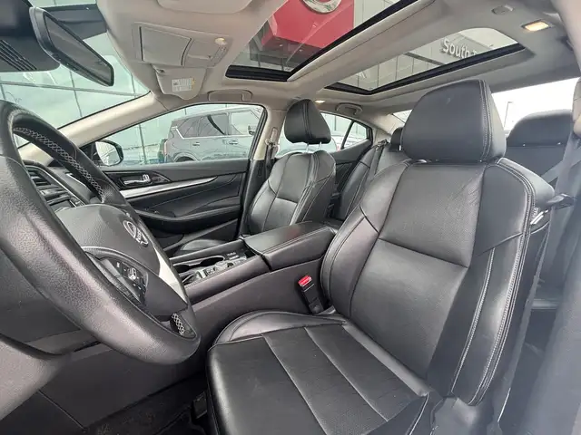 2023 Nissan Maxima SL Sedan • Accident Free CarFax • Pano Roof • - Photo 12