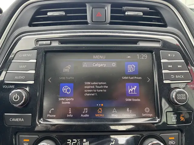 2023 Nissan Maxima SL Sedan • Accident Free CarFax • Pano Roof • - Photo 18