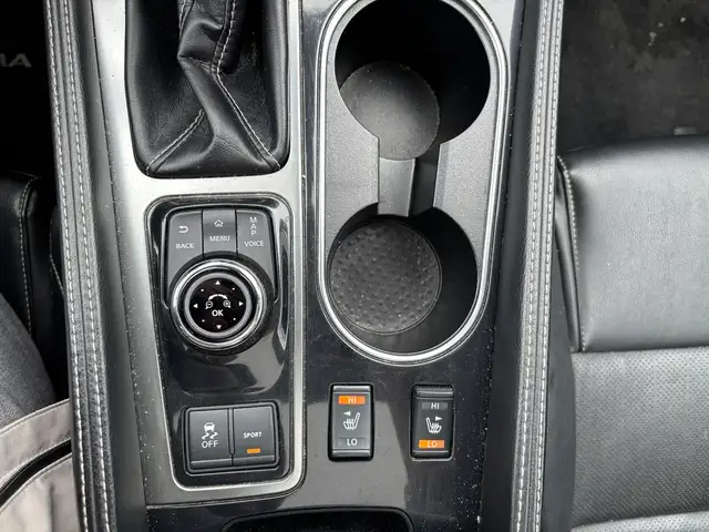 2023 Nissan Maxima SL Sedan • Accident Free CarFax • Pano Roof • - Photo 23