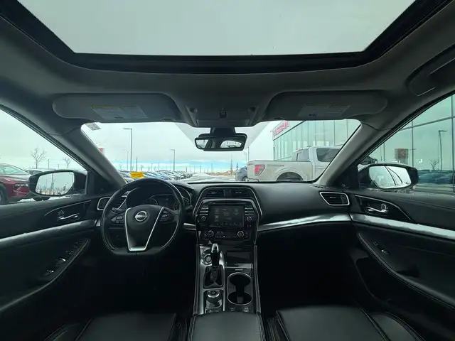 2023 Nissan Maxima SL Sedan • Accident Free CarFax • Pano Roof • - Photo 25