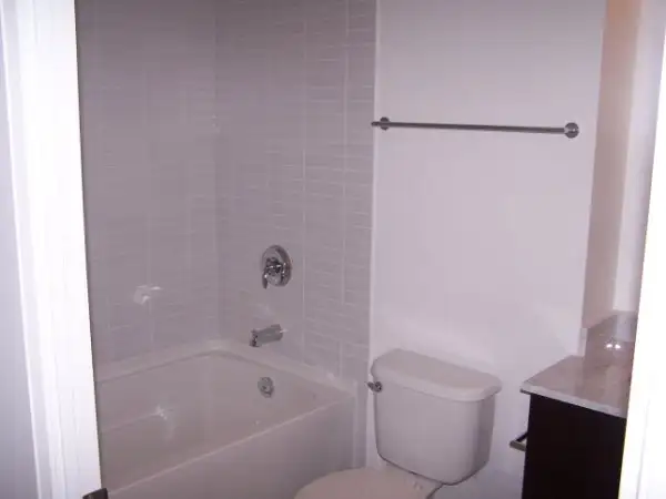 Bachelor Condo at Yonge & Hayden. 35 Hayden st - Photo 9